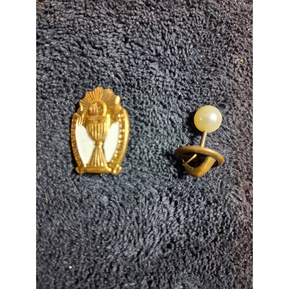 Vintage First Holy Communion Remembrance Pin and Faux Pearl Lapel Pin Set Gold